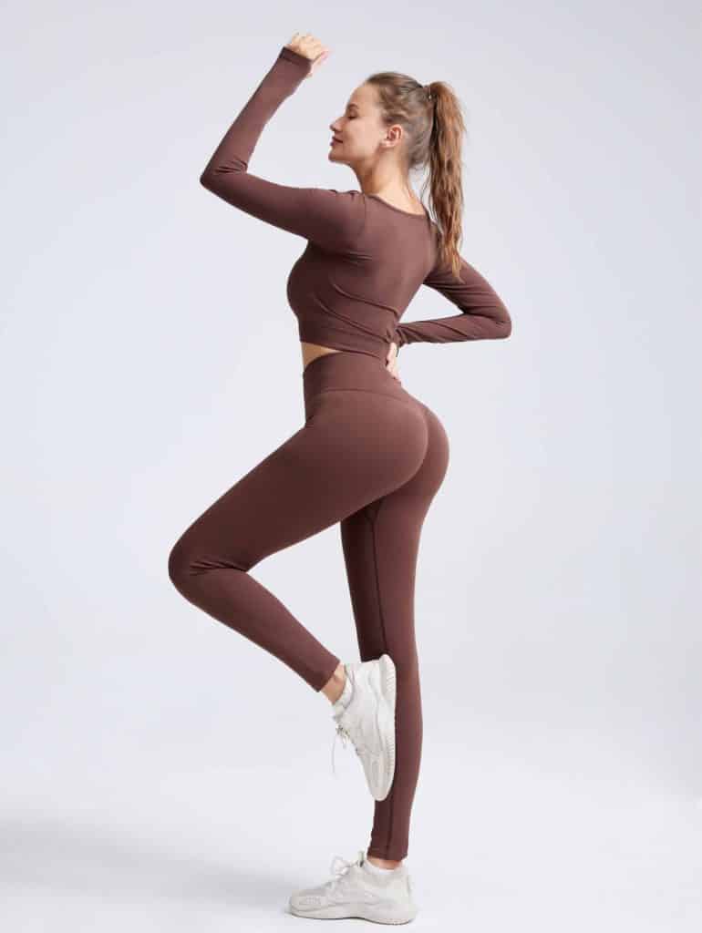 China seamless activewear manufacturer tops and leggings sets production